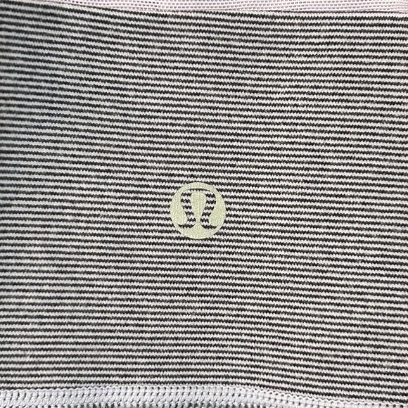 Lululemon scoop neck. Size 6. - Picture 3 of 3